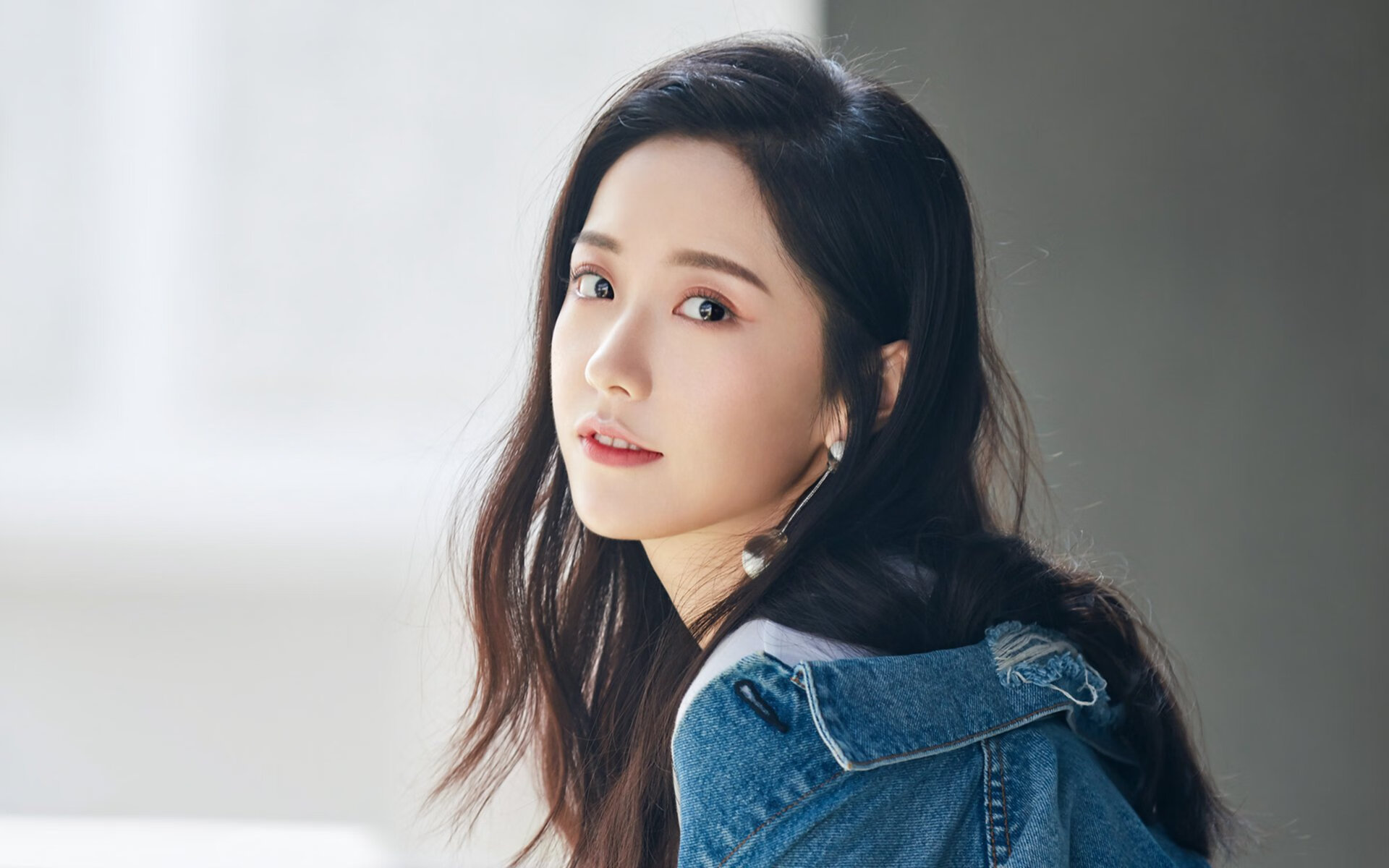 掘金完封湖人，全明星赛前哨战中约基奇双手暴扣点燃全场，掘金约基奇合同