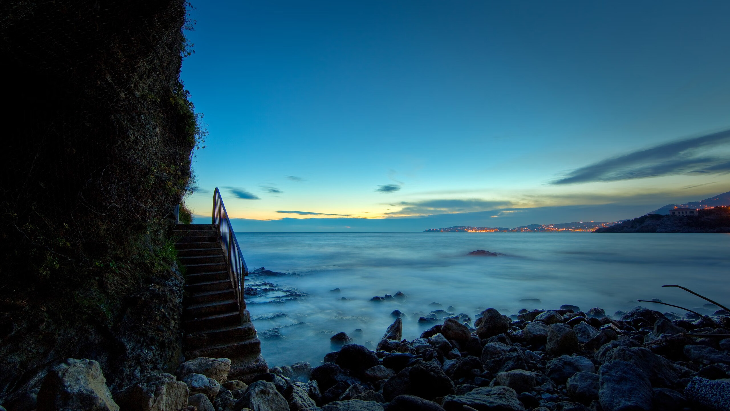 雷丁传控结构改善，皇家军团志在英冠前列，雷丁宣传视频